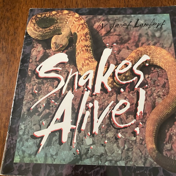 Snakes. Four paperback books about snakes and reptiles. - Picture 9 of 14
